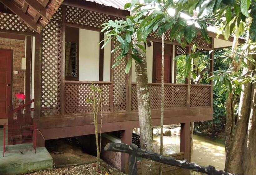 غرفة كلاسيكية ثلاثية, D Impiana Riverview Chalet # Lenggong
