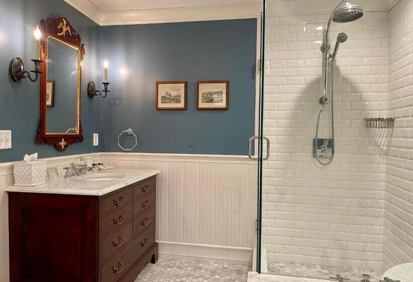 חדר סופריור עם מיטת קינג, Hannum House