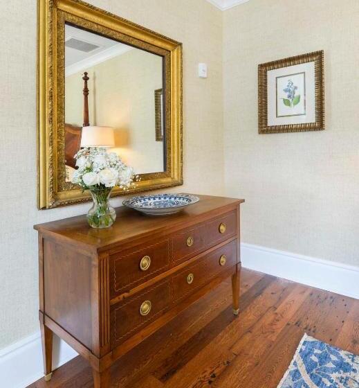 חדר סופריור עם מיטת קינג, Hannum House