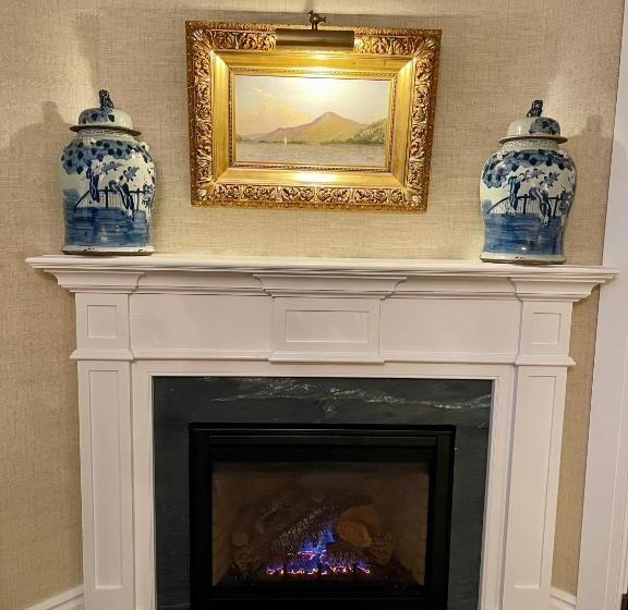 חדר סופריור עם מיטת קינג, Hannum House