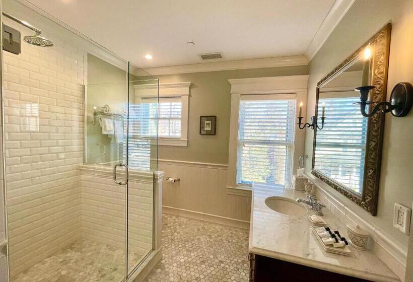 חדר סטנדרט עם מיטת קינג, Hannum House