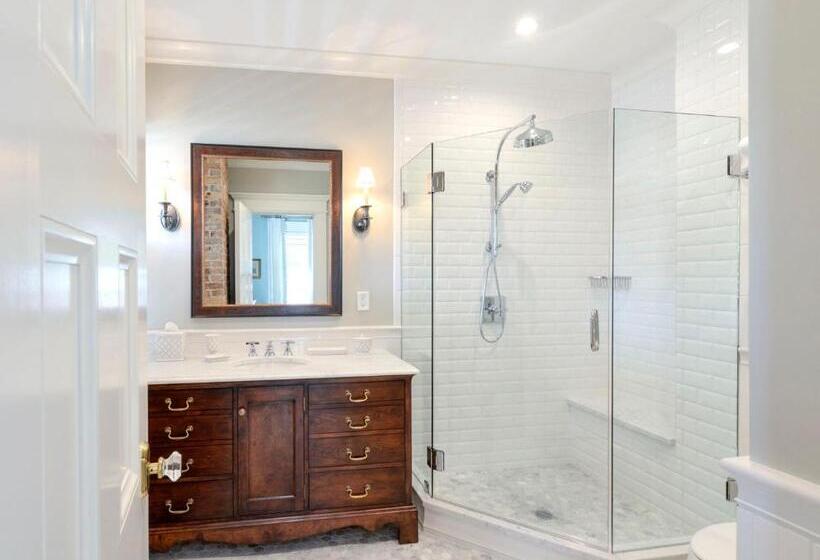 חדר סטנדרט עם מיטת קינג, Hannum House