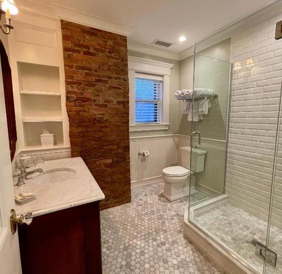 חדר סטנדרט עם מיטת קינג, Hannum House