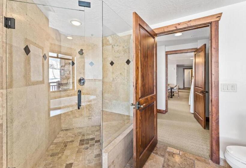 آپارتمان 1 خوابه با چشم‌انداز, Ski In & Out At Canyons, Pet Friendly, Cozy Fireplace, Sleeps 10