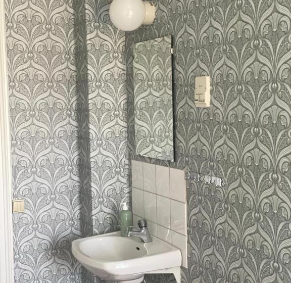חדר סטנדרד יחיד חדר אמבטיה משותף, Officersvillorna, älvkarleby Vandrarhem
