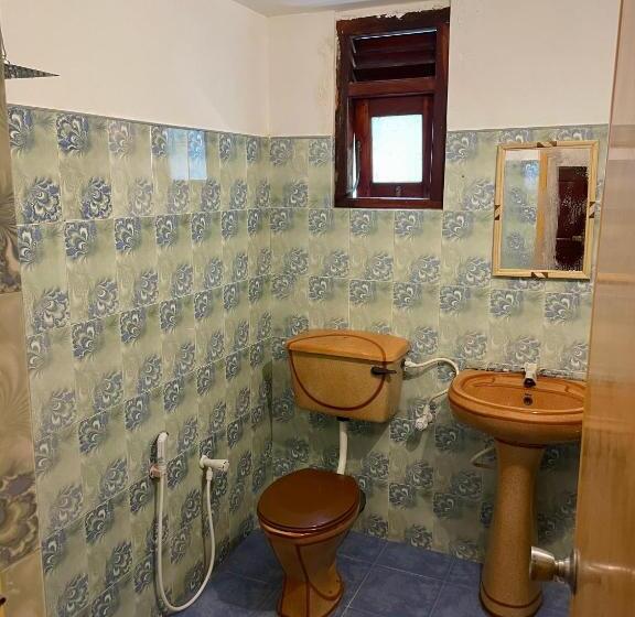 标准间, Surfside Madiha