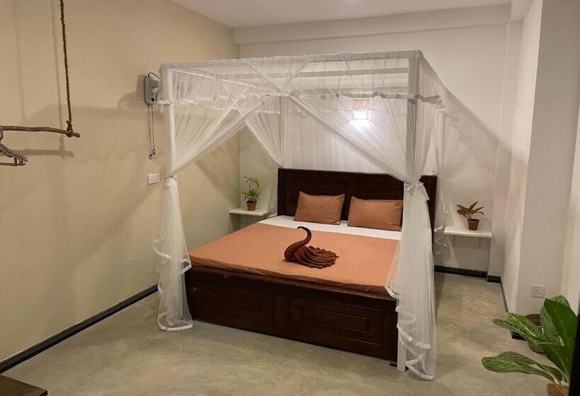 标准房带园景, Surfside Madiha