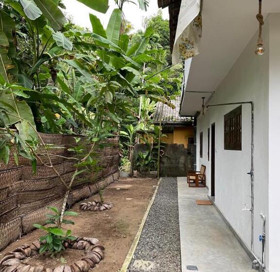 家庭房带园景, Surfside Madiha