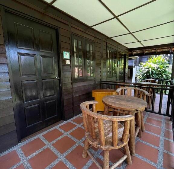 חדר סטנדרט לארבעה, 101 Resort & Spa, Janda Baik