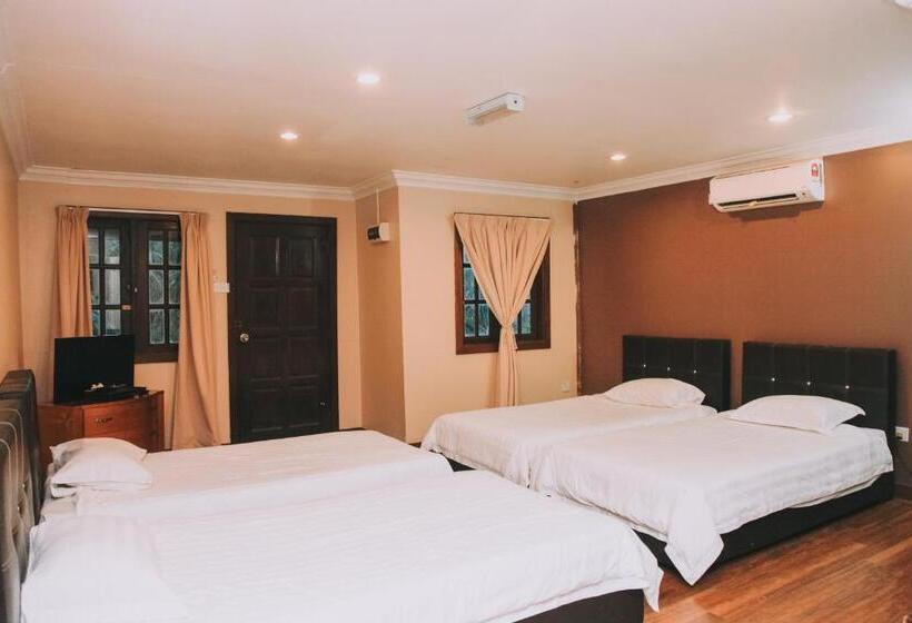 חדר סטנדרט לארבעה, 101 Resort & Spa, Janda Baik