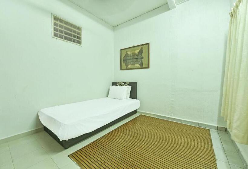 Апартаменты 2 Спальни, Oyo Home 90692 Tok Babah Village Homestay