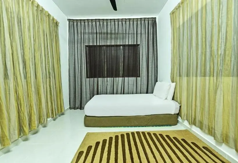 Huoneisto 1 Makuuhuone, Oyo Home 90692 Tok Babah Village Homestay
