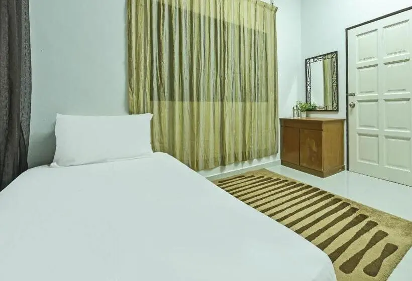 Huoneisto 1 Makuuhuone, Oyo Home 90692 Tok Babah Village Homestay