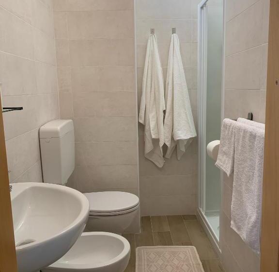 Quarto Estandar, Pensione Tosca B&b Cattolica