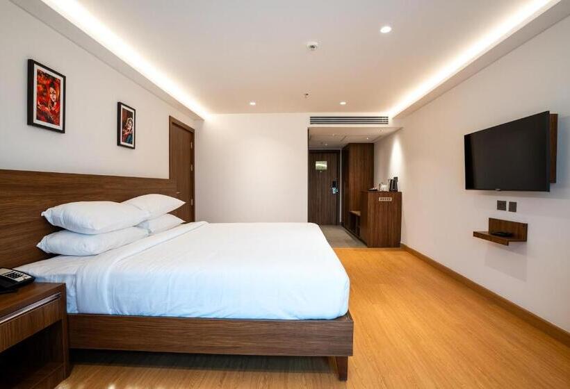 이그제큐티브 룸 킹사이즈 침대, Lilac Hotel Guruvayur