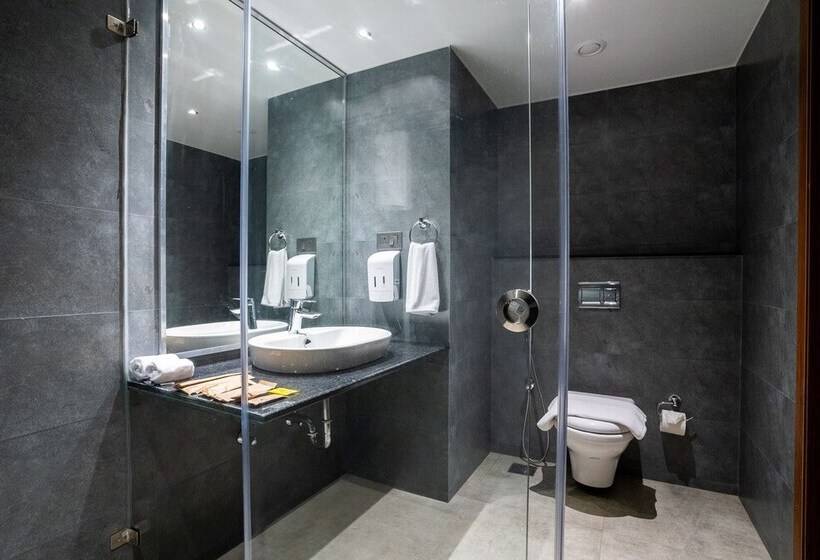 スイート, Lilac Hotel Guruvayur