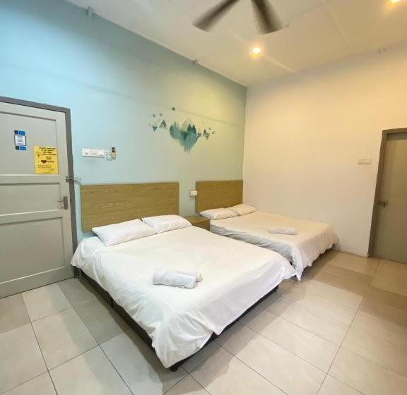 Четырехместный Номер Стандарт, Raintown Inn Taiping