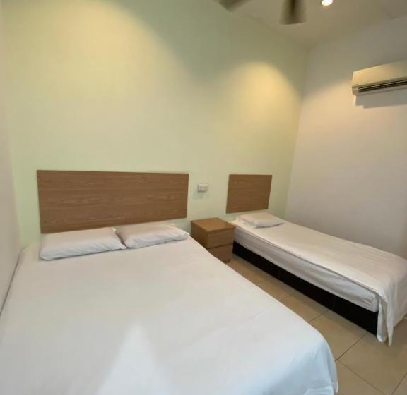 Четырехместный Номер Стандарт, Raintown Inn Taiping