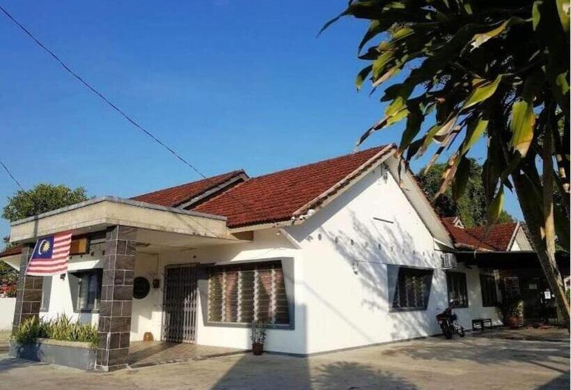 Четырехместный Номер Стандарт, Raintown Inn Taiping