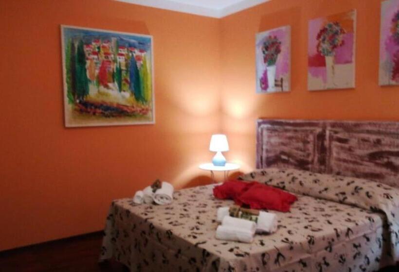 اتاق لوکس با بالکن, Charme Natural B&b