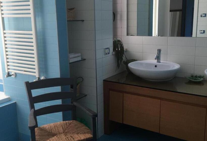 اتاق لوکس با بالکن, Charme Natural B&b