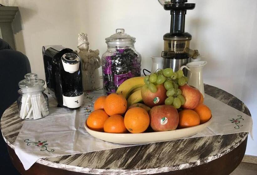 اتاق لوکس با بالکن, Charme Natural B&b