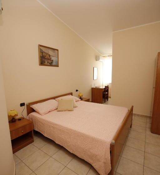 Номер Deluxe, Agriturismo Falconiera