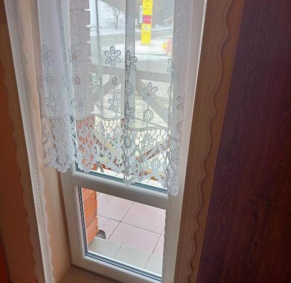 エコノミールーム, Koloniál Skalité