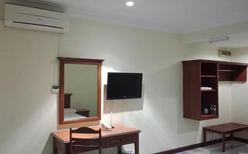 חדר סופריור, The Upper Deck