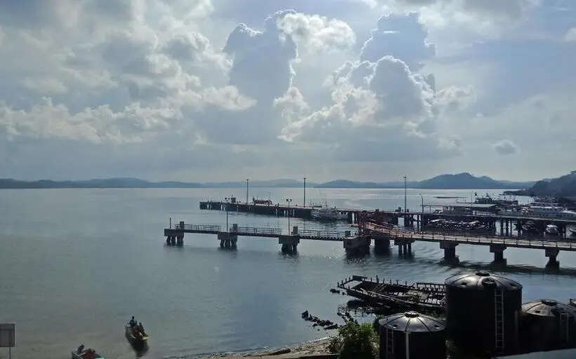 Cameră Familiară cu Vedere la Mare, The Upper Deck