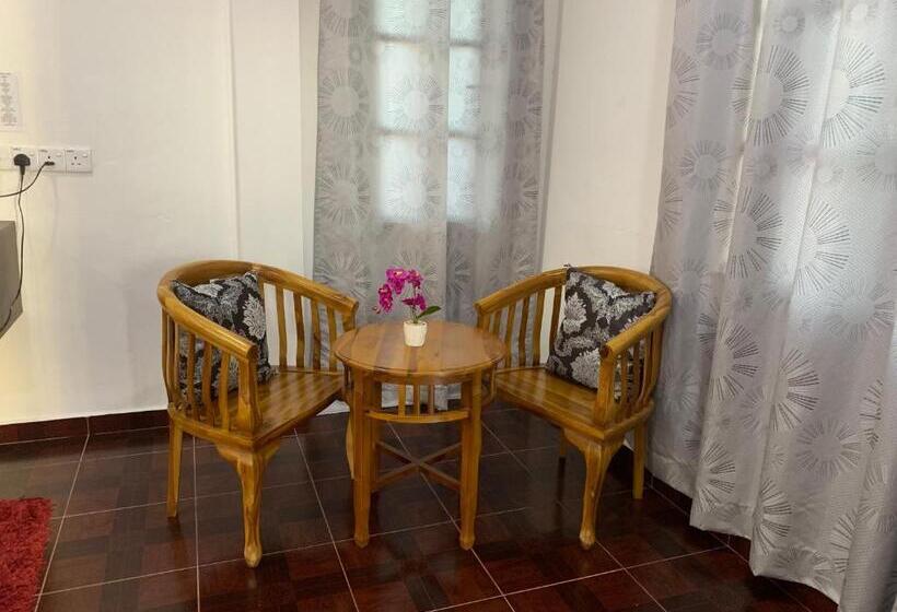 Семейный Номер, Wan Danisha Villa Inn