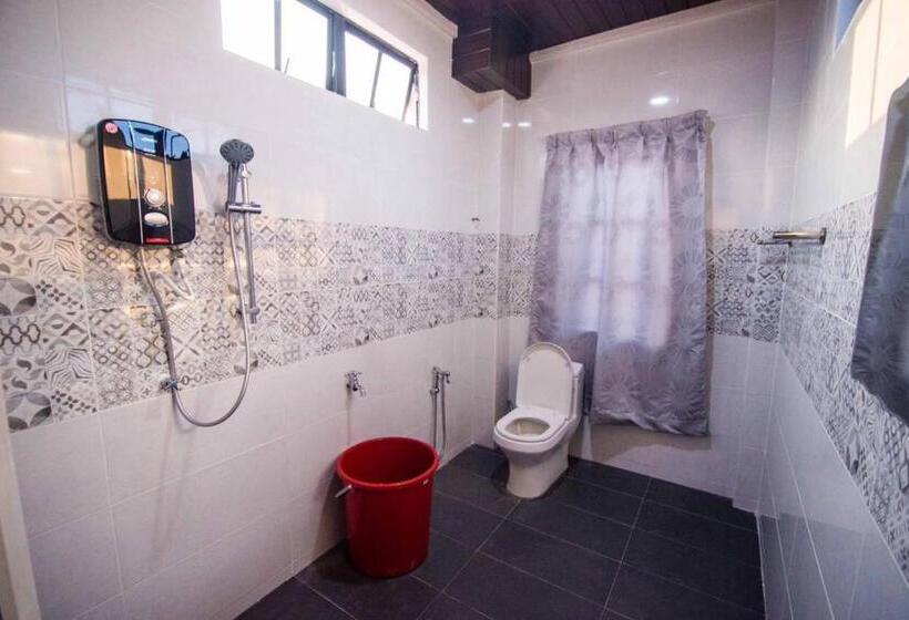 Семейный Номер, Wan Danisha Villa Inn