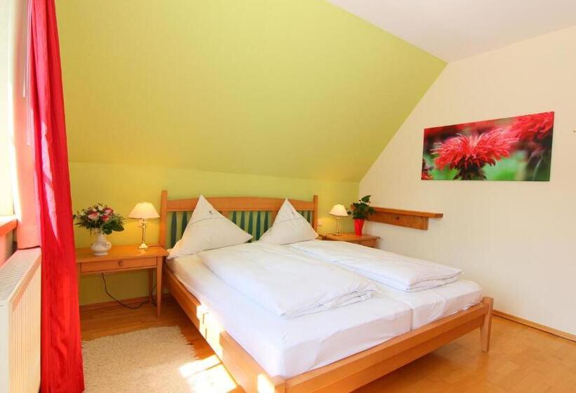 דירת שני חדרים, Pension Im Vorhof