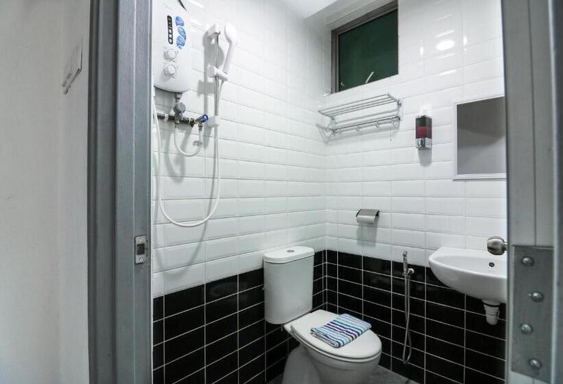 غرفة عائلية, Urbanstay Industrial