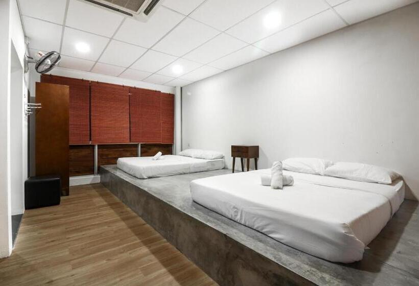 غرفة عائلية, Urbanstay Industrial