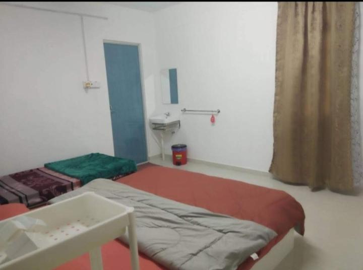 اتاق ساده سه‌ نفره, Airport Kota Bharu Roomstay & Riverside Homestay