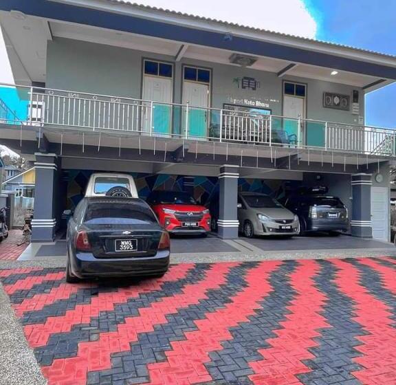 غرفة قياسية ثلاثية مزودة بشرفة, Airport Kota Bharu Roomstay & Riverside Homestay