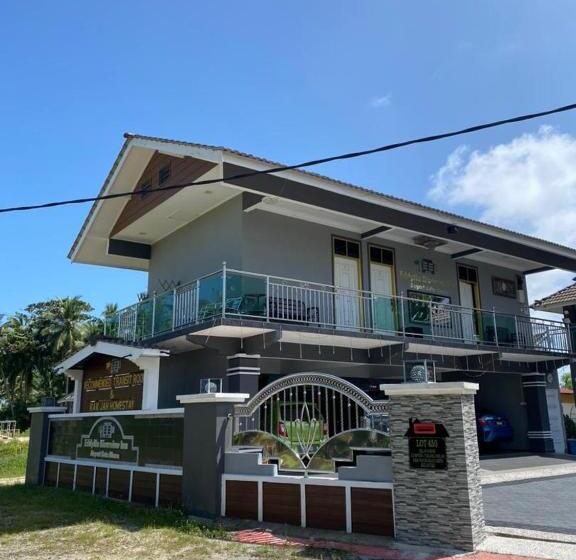 غرفة قياسية ثلاثية مزودة بشرفة, Airport Kota Bharu Roomstay & Riverside Homestay