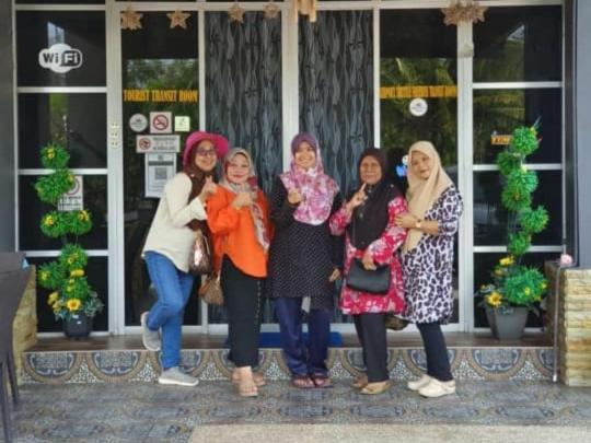 בקתה סופריור, Airport Kota Bharu Roomstay & Riverside Homestay