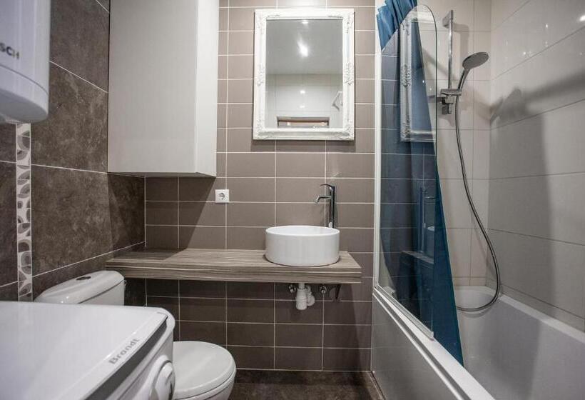 آپارتمان لوکس 1 خوابه, Chaka Apartments