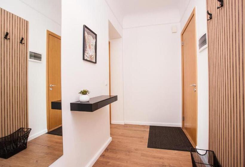 آپارتمان 1 خوابه, Chaka Apartments