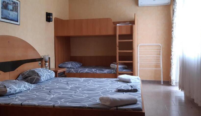 דירת חדר, Family Hotel California   Varna