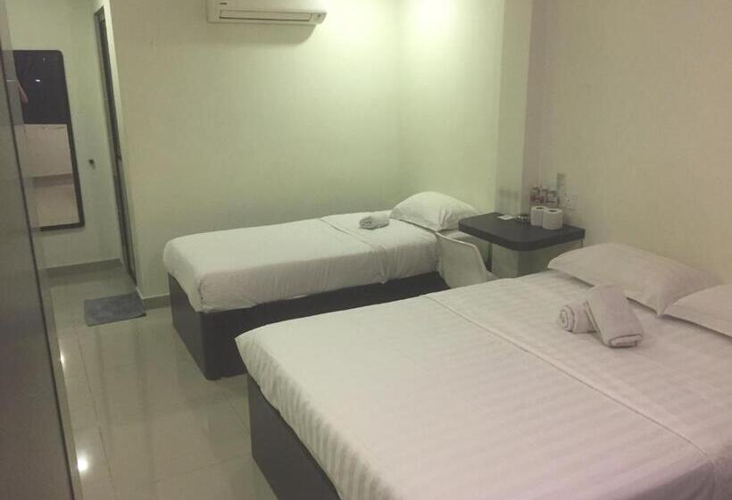 חדר סטנדרט לשלושה, Desa House