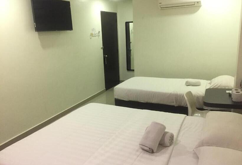 חדר סטנדרט לשלושה, Desa House