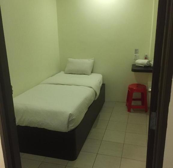 חדר אקונומי יחיד, Desa House