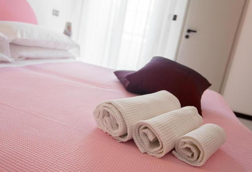 Triple Room Sea View, Joli