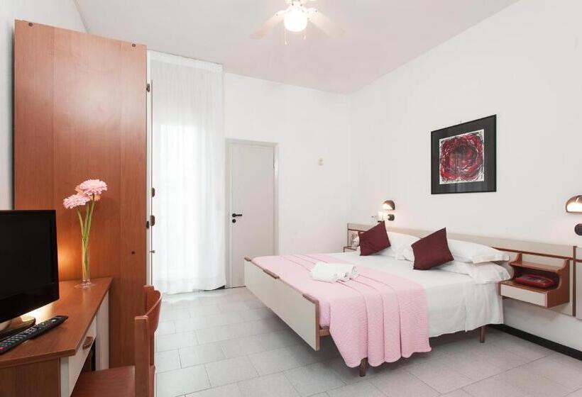 اتاق استاندارد چهارنفره با بالکن, Joli