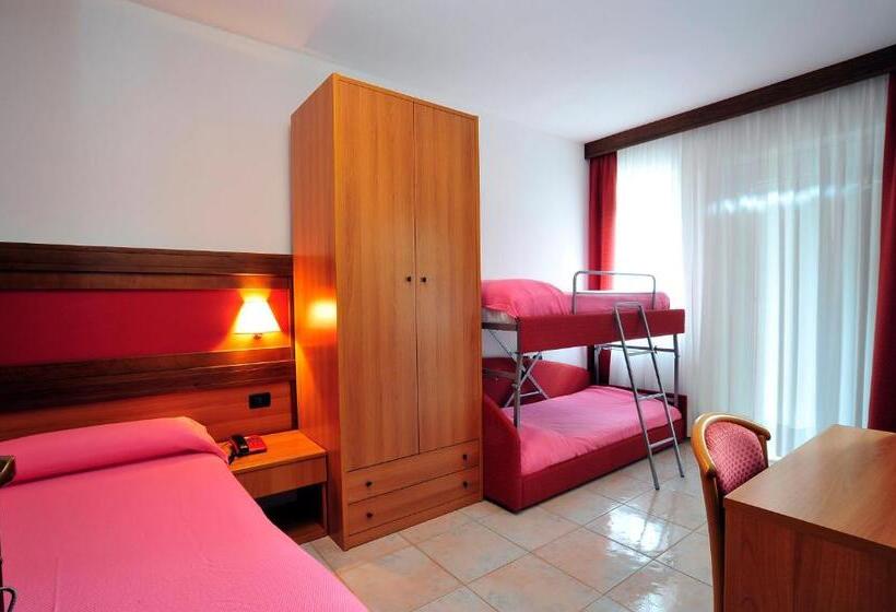 חדר סטנדרט לארבעה, Ristorante Sasso Remenno