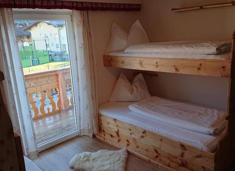 발코니가 있는 4인용 스탠다드 룸, Alpenhostel Das Besenhaus