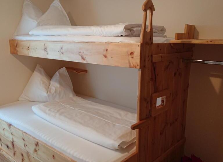 발코니가 있는 4인용 스탠다드 룸, Alpenhostel Das Besenhaus